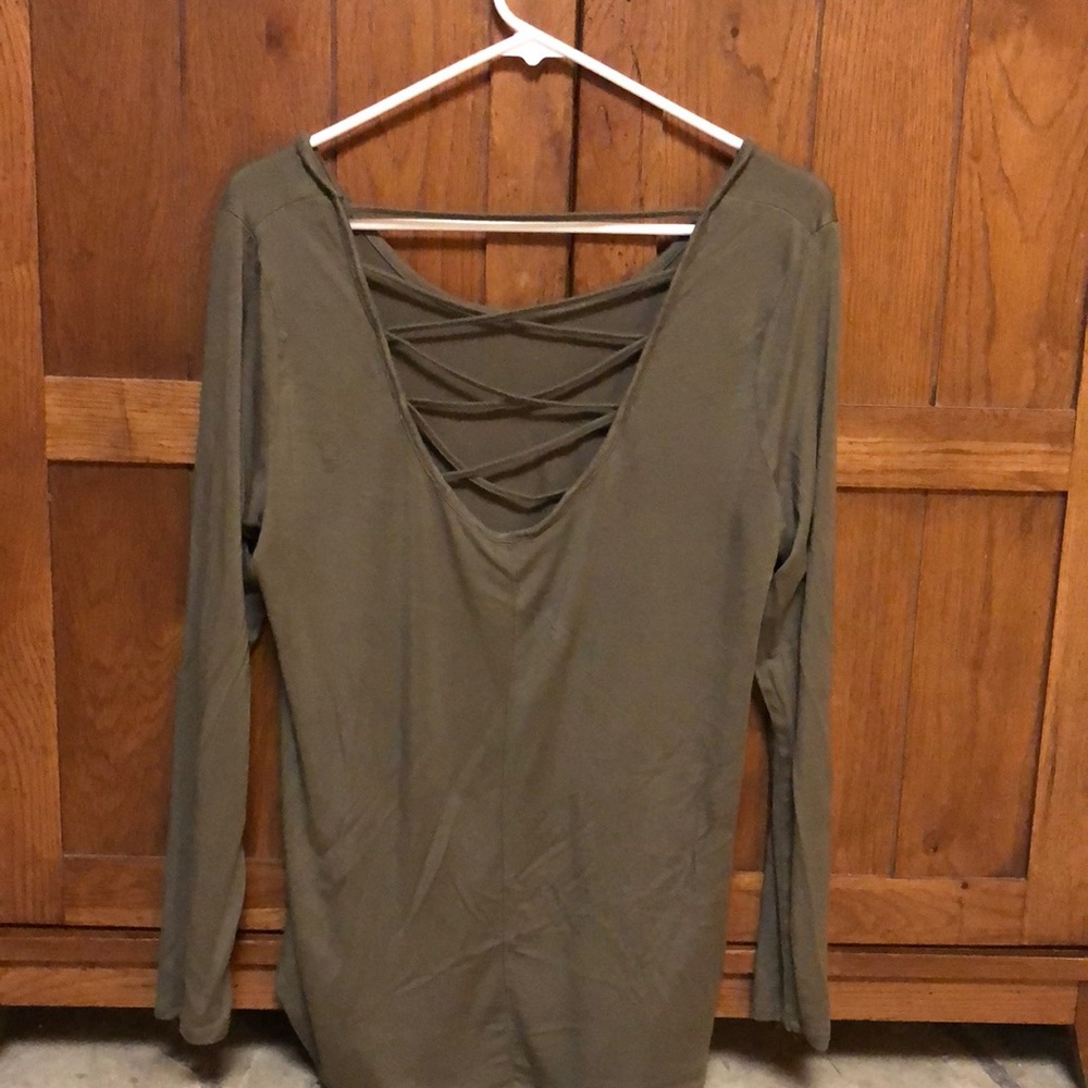 green long sleeve - Picture 2 of 2